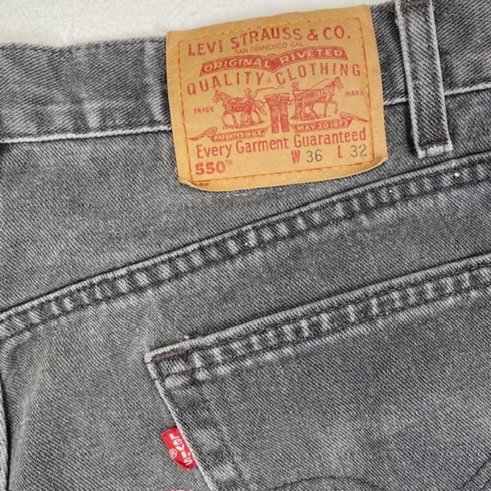 Vintage Levis 550 Relaxed Fit Jeans Mens 36x32 Faded Black Made in USA 90s Denim - Picture 12 of 12